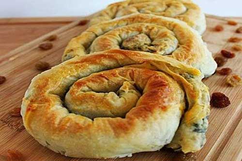Pazılı Burma Börek (8 Adet) Tahta Kaşık